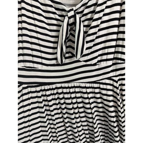 Torrid Women's Plus Size Black & White Stripe Tie Front Skater Dress Size 4 4X - Picture 6 of 6